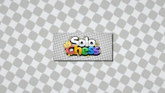 Logo coloré du jeu Solo Chess avec pièces d’échecs stylisées sur fond à damier gris
