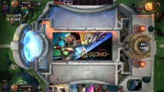 Capture d'écran de Chrono CCG montrant le plateau de jeu avec les deux Cores à 20 points de Durabilité, la main du joueur en bas d'écran, le jeton "OPP TURN" et le splash art officiel du jeu au centre