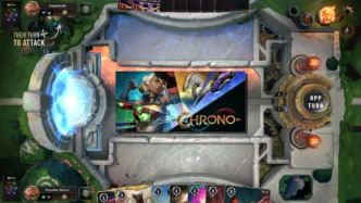 Capture d'écran de Chrono CCG montrant le plateau de jeu avec les deux Cores à 20 points de Durabilité, la main du joueur en bas d'écran, le jeton "OPP TURN" et le splash art officiel du jeu au centre