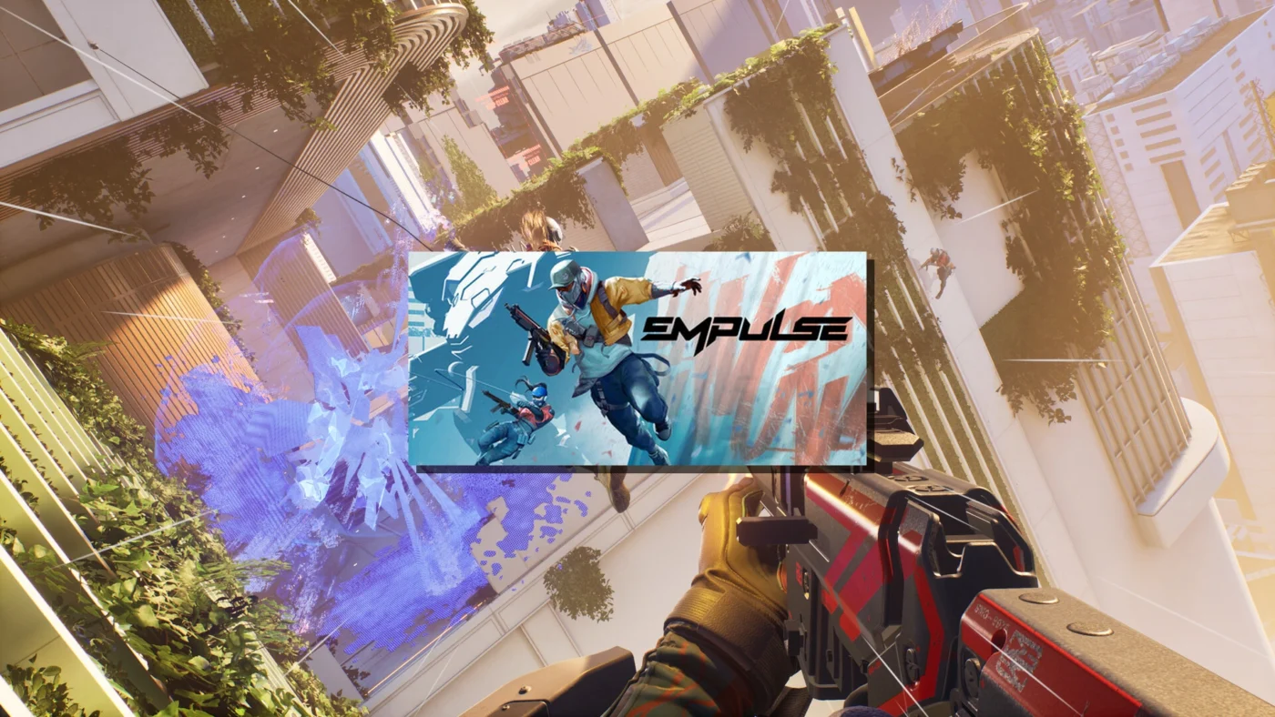 EMPULSE gameplay en vue FPS – joueur en wall-run dans une mégacité futuriste végétalisée, avec cover art officiel du jeu et logo EMPULSE au centre