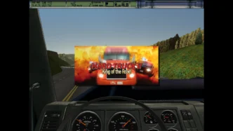Vue intérieure de la cabine dans Hard Truck 2 King of the Road, avec tableau de bord réaliste, route sinueuse et logo officiel du jeu affiché à l'écran